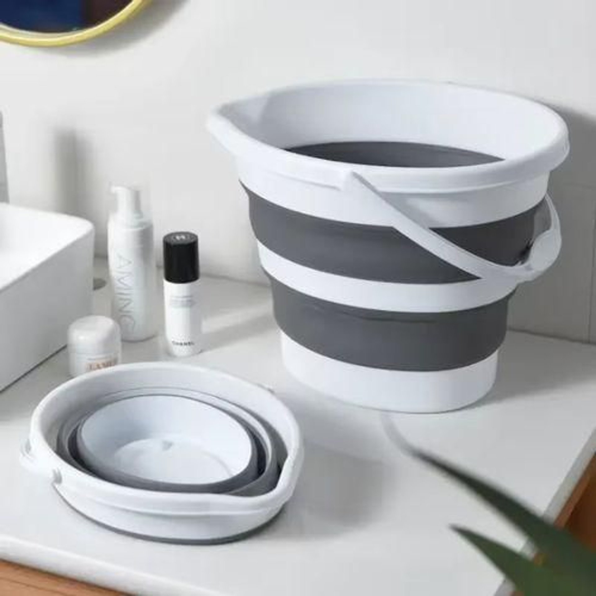 Panier pliable en silicone pour le linge, le camping et le rangement à la maison - Image 1 of 1