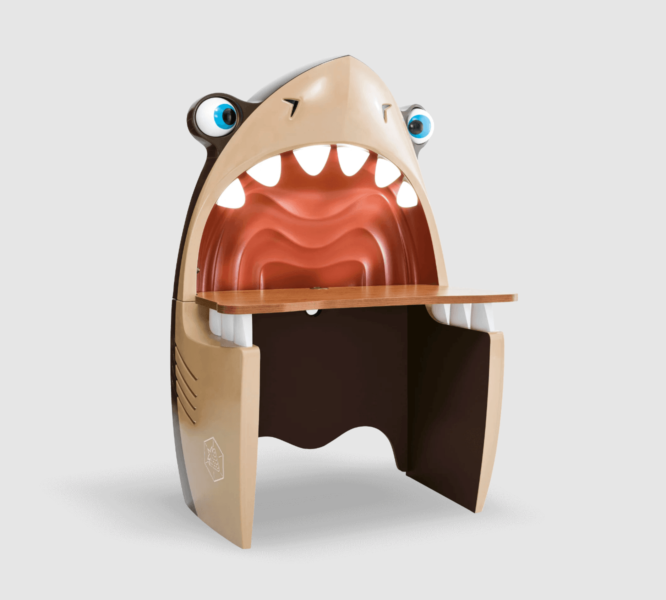 Bureau Shark Pirate - Image 1 of 1
