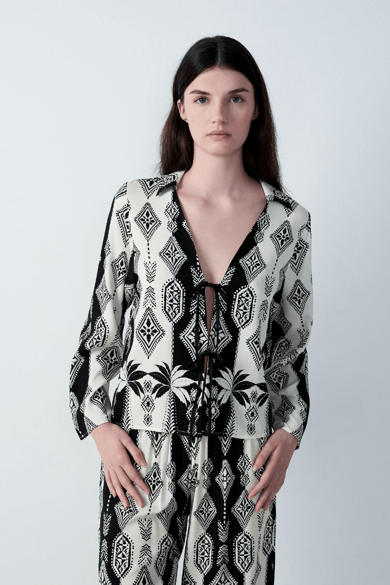 Déshabillé à nouer avec motifs - Image 1 of 4