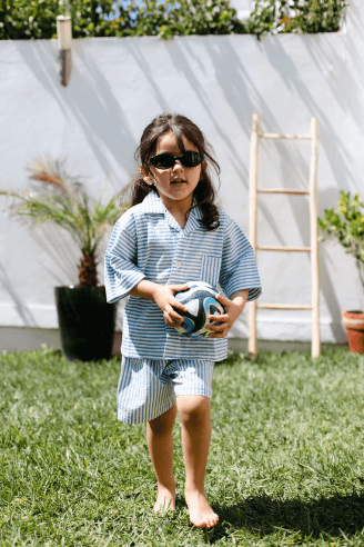 Ensemble Bali 2 Pieces pour enfant unisexe chemisier et short rayé - Image 1 of 2