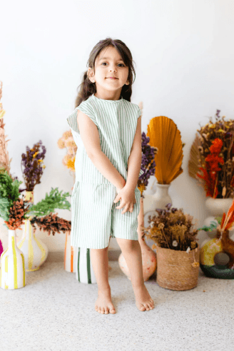 Ensemble TIKKI 2 Pieces pour enfant fille chemisier a nœud et short rayé - Image 1 of 3