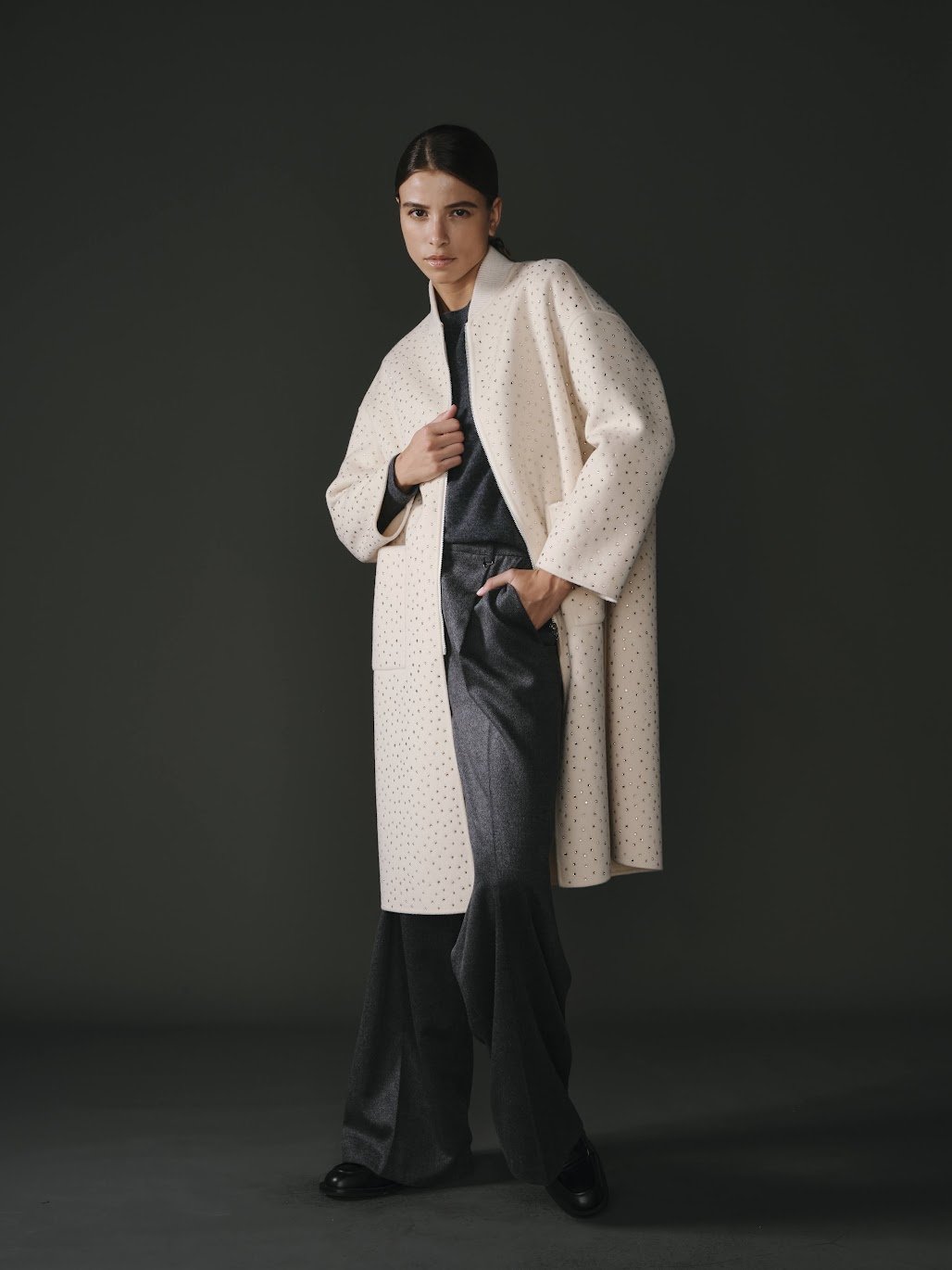 MANTEAU A STRASS BLANC - Image 1 of 1