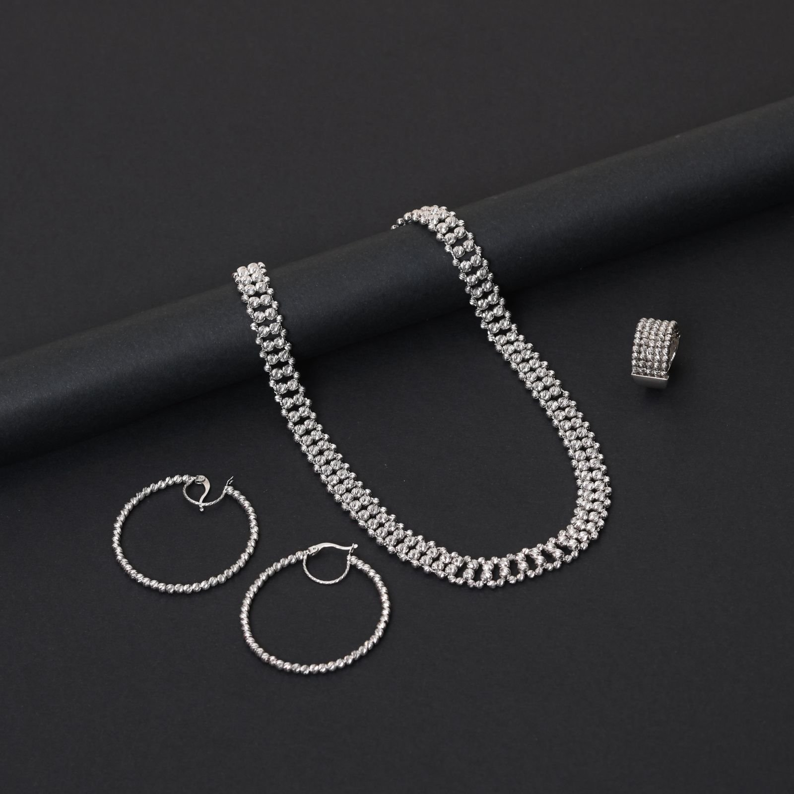 Collier Bubble - Image 1 of 1