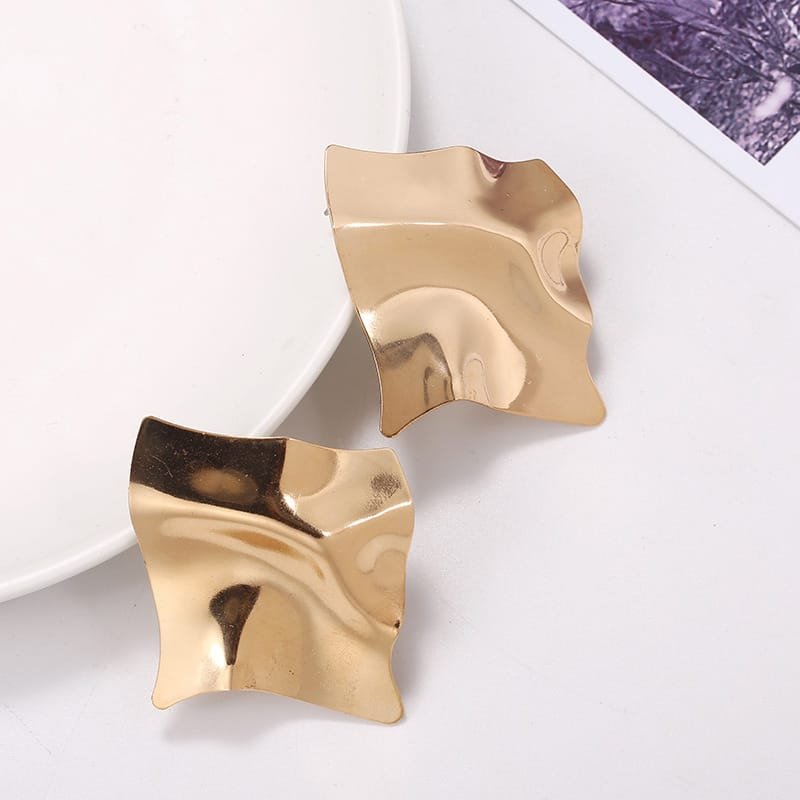 Boucles d’oreilles géométriques irrégulières en métal lisse – Grandes, tendance & féminines - Image 1 of 1