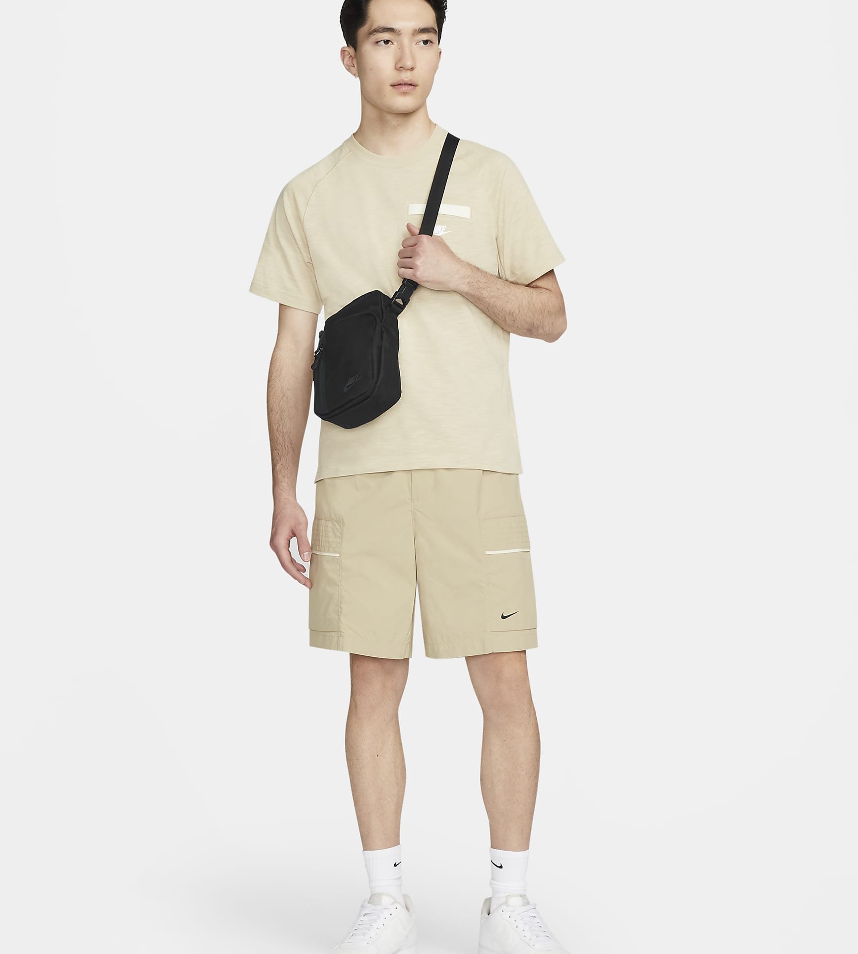 Nike Elemental Premium Sac à bandoulière (4 L) - Image 1 of 3