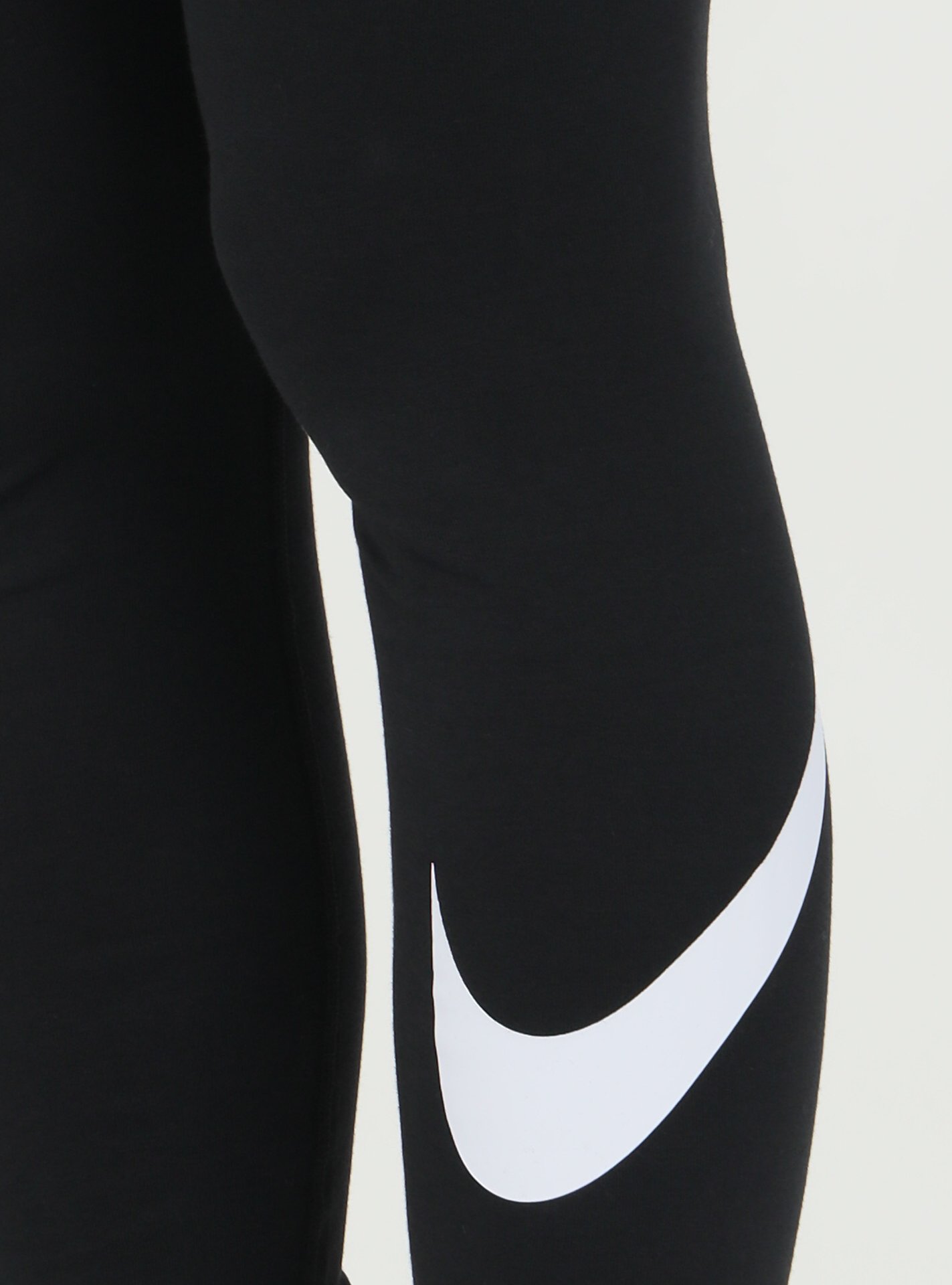 Nike Sportswear Essential Swoosh pour femme - Image 1 of 2