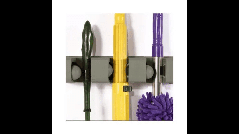 Porte-balais mural pour rangement, 3 Compartiments 4 Crochets, Porte-Mural multifonction - Image 1 of 3