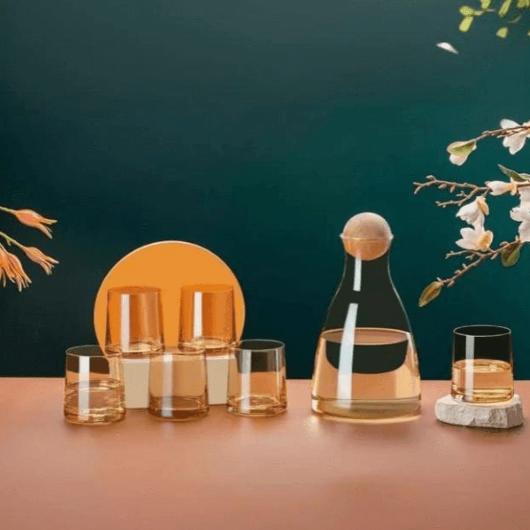 Ensemble pichet en verre haute teneur avec 6 verres, parfait pour servir de l’eau potable avec élégance. - Image 1 of 4
