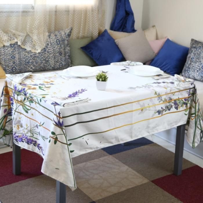 Nappe de Table - ÉLÉGANCE MODERNE - Éclats de Lavande - 140x200 cm - 4 Serviettes - Imperméable - Image 1 of 4