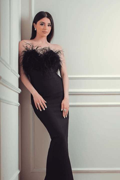 Robe bandage avec détails en plumes - Image 1 of 3