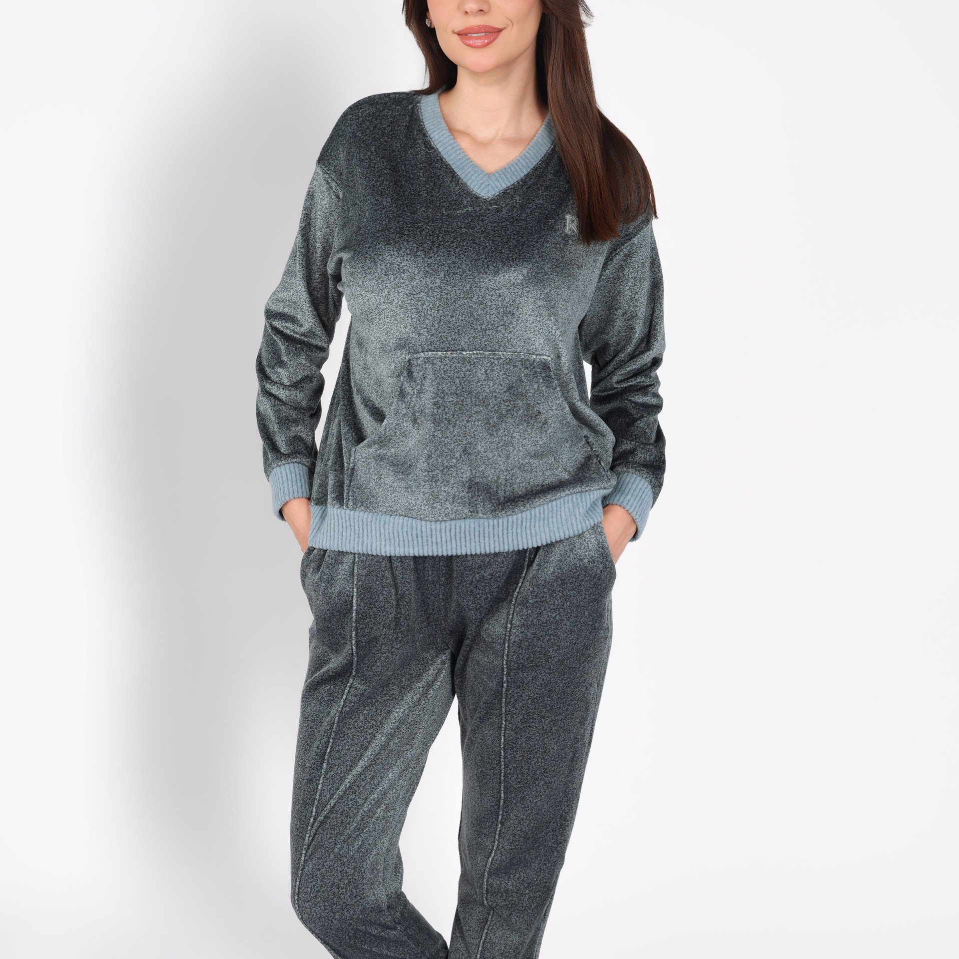 Ensemble Pyjama Col V à Poche | Collection Velvet MLC - Image 1 of 4