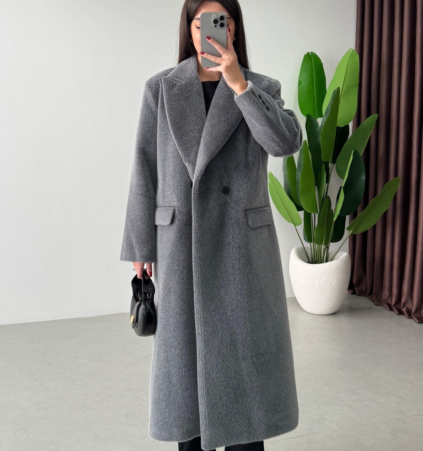 Manteau long en fourrure - Image 1 of 4