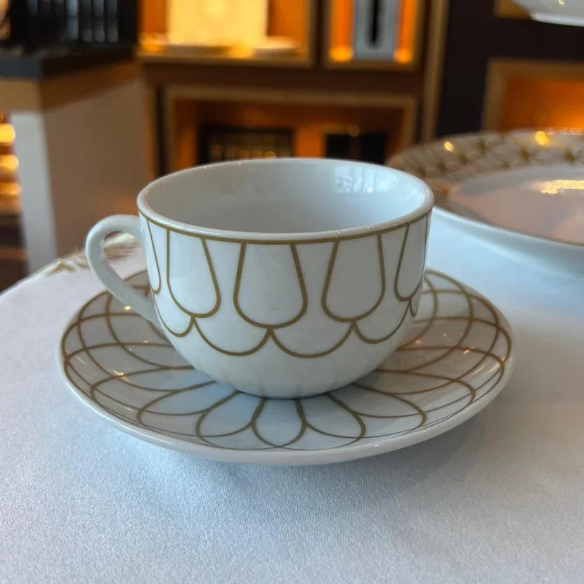 Ensemble de 6 tasses et 6 sous-tasses à café au lait – Golden Deco - Image 1 of 1