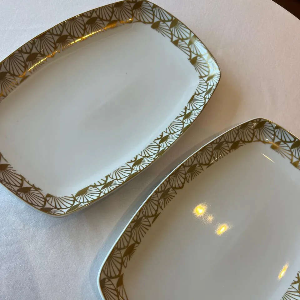 Ensemble de 2 plats ovales – Golden Deco - Image 1 of 3