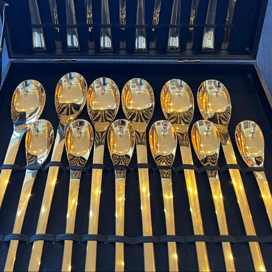 Ménagère 24 pièces – Amsterdam Gold (pour 6 personnes) - Image 1 of 4