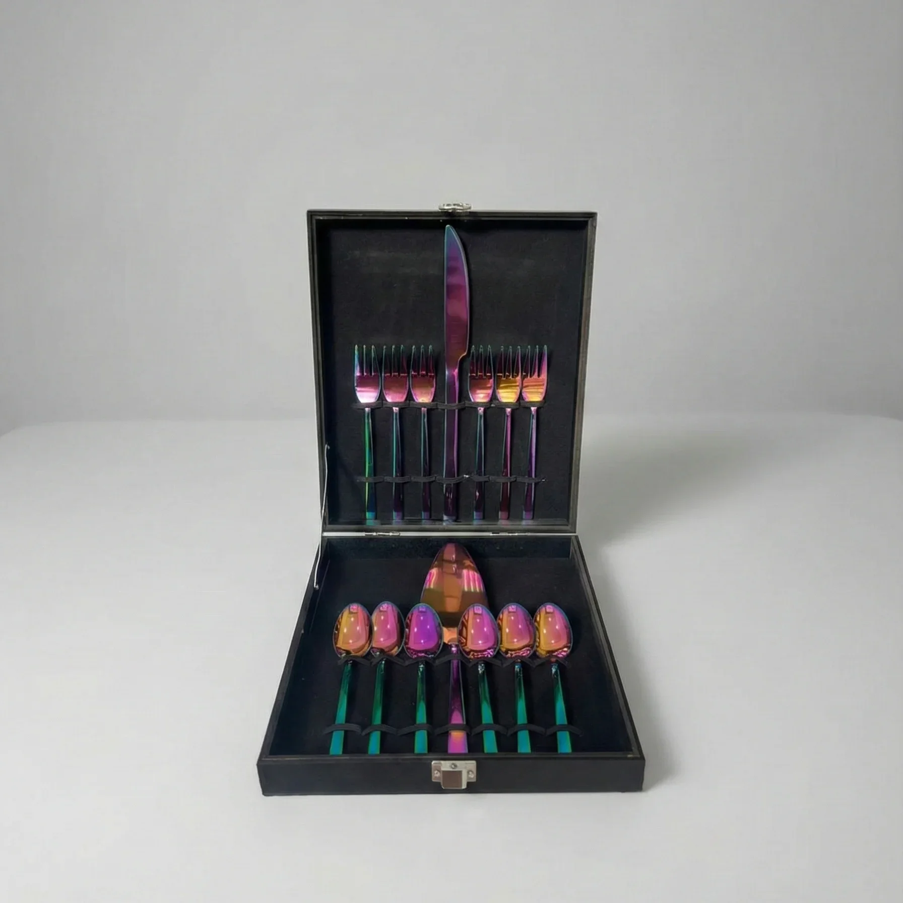 Ménagère à gâteau 14 pièces – Rainbow - Image 1 of 2