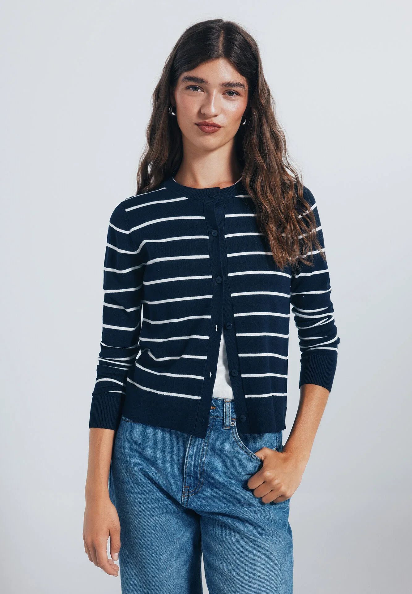 Cardigan Boutonné À Col Rond En Viscose - Image 1 of 4