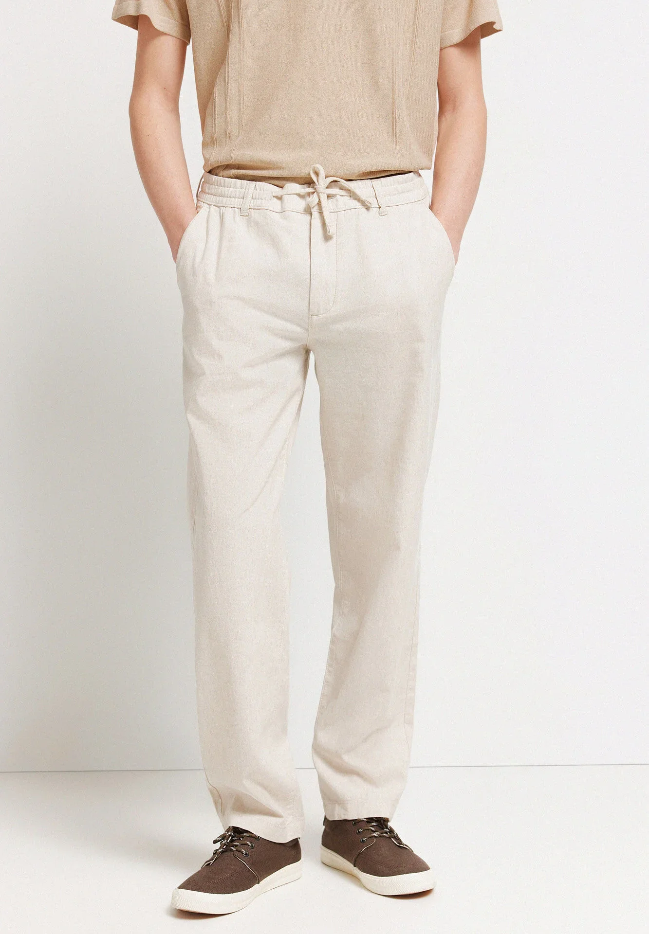 Chino En Lin Coupe Confort - Image 1 of 4