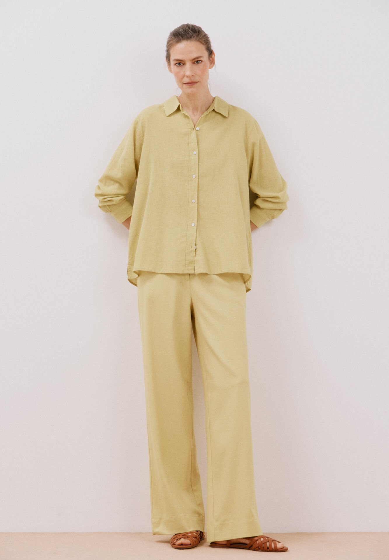Chemise En Lin À Manches Longues - Image 1 of 4