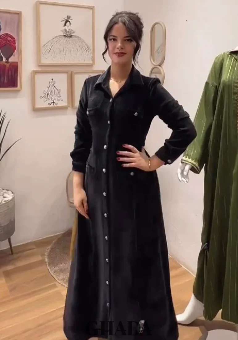 Robe Longue Noir - Image 1 of 3