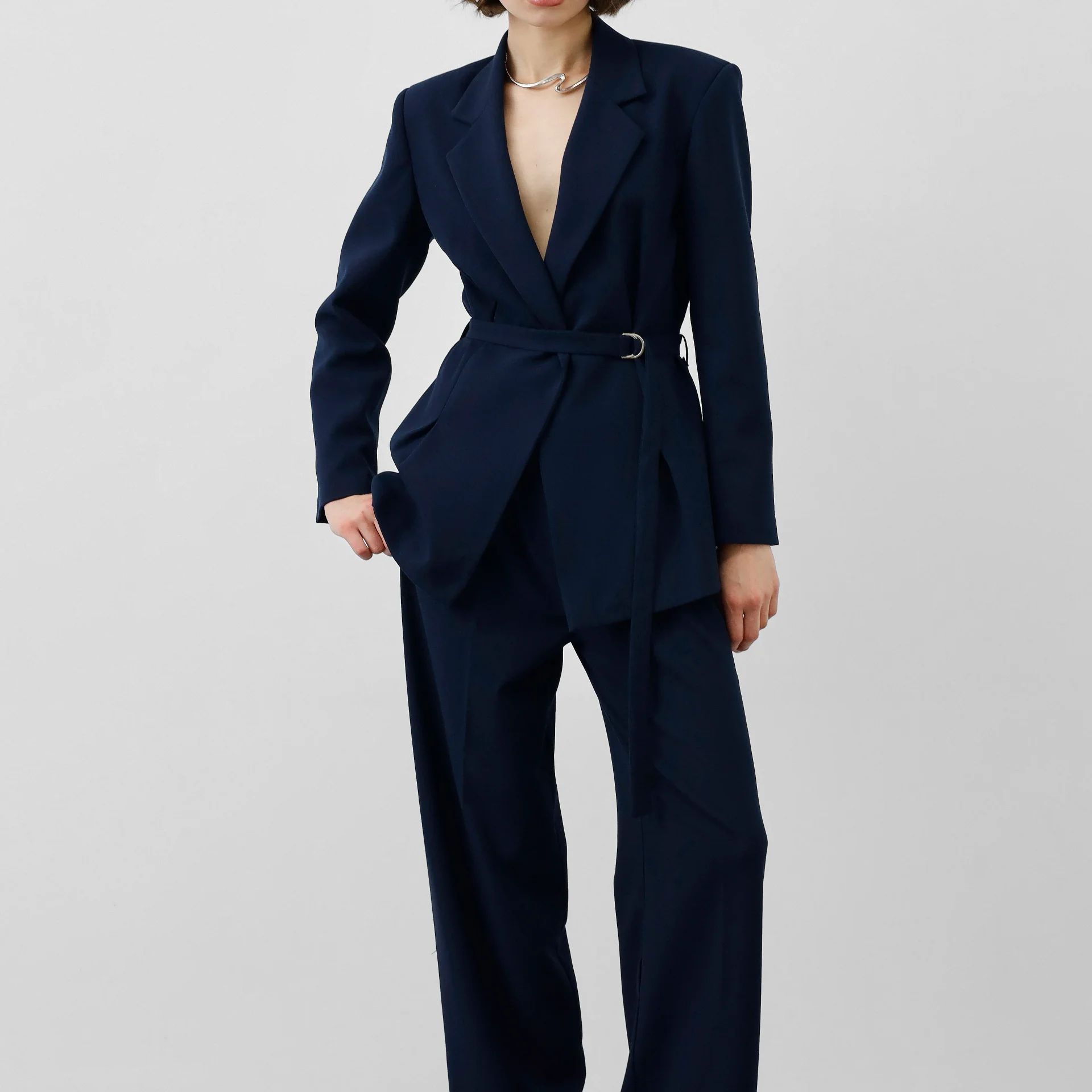 Ensemble Tailleur – Blazer Cintrée Ceinturée & Pantalon Fluide Taille Haute - Image 1 of 4