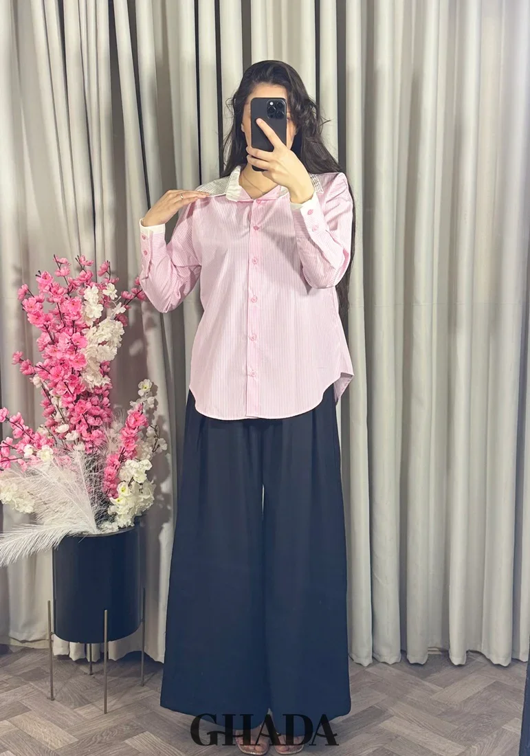 Chemise Rose À Rayures Avec Col À Strass - Image 1 of 3