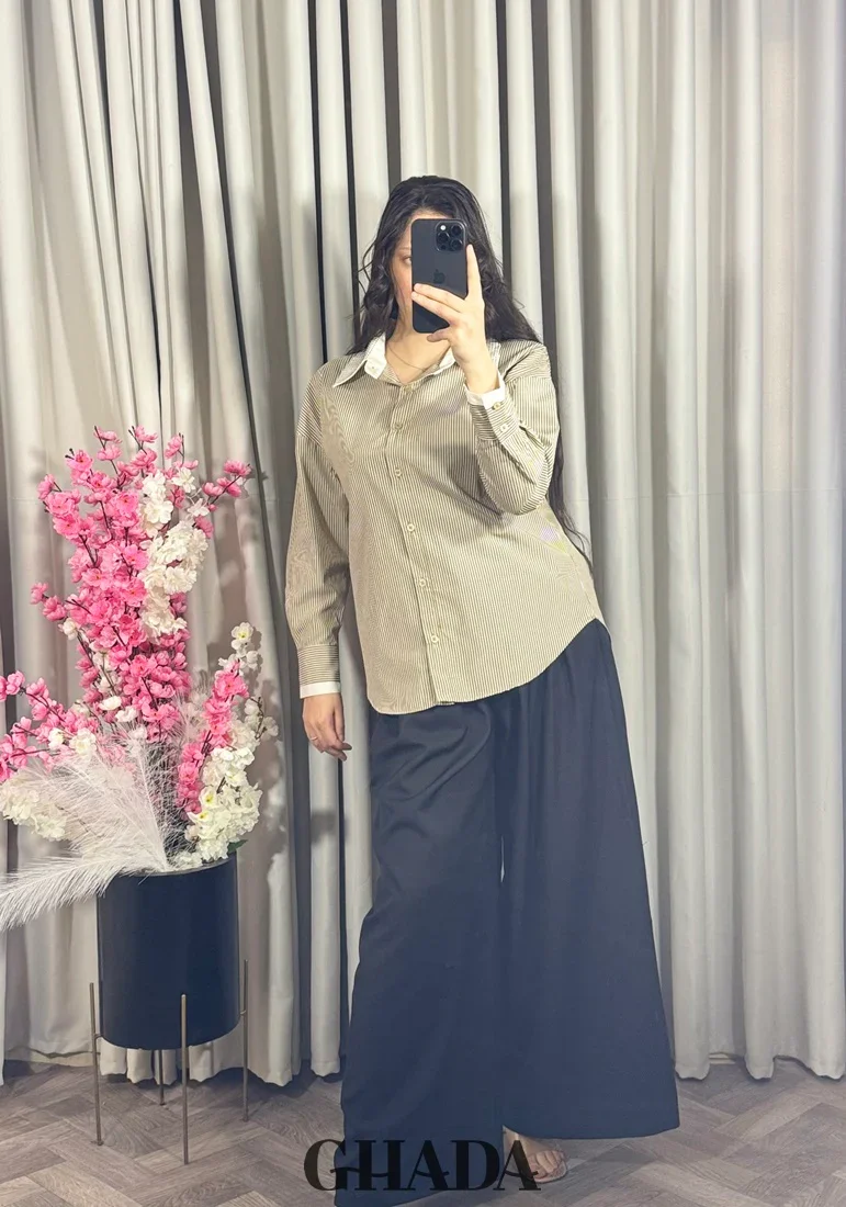 Chemise Beige À Rayures Avec Col À Strass - Image 1 of 3