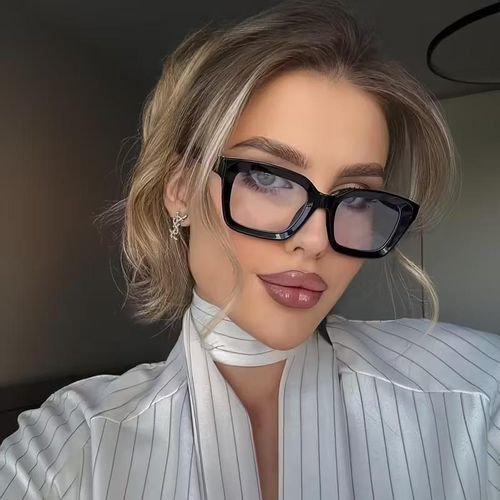 Lunettes Monture Cadre Noir Pour Femmes - Image 1 of 3