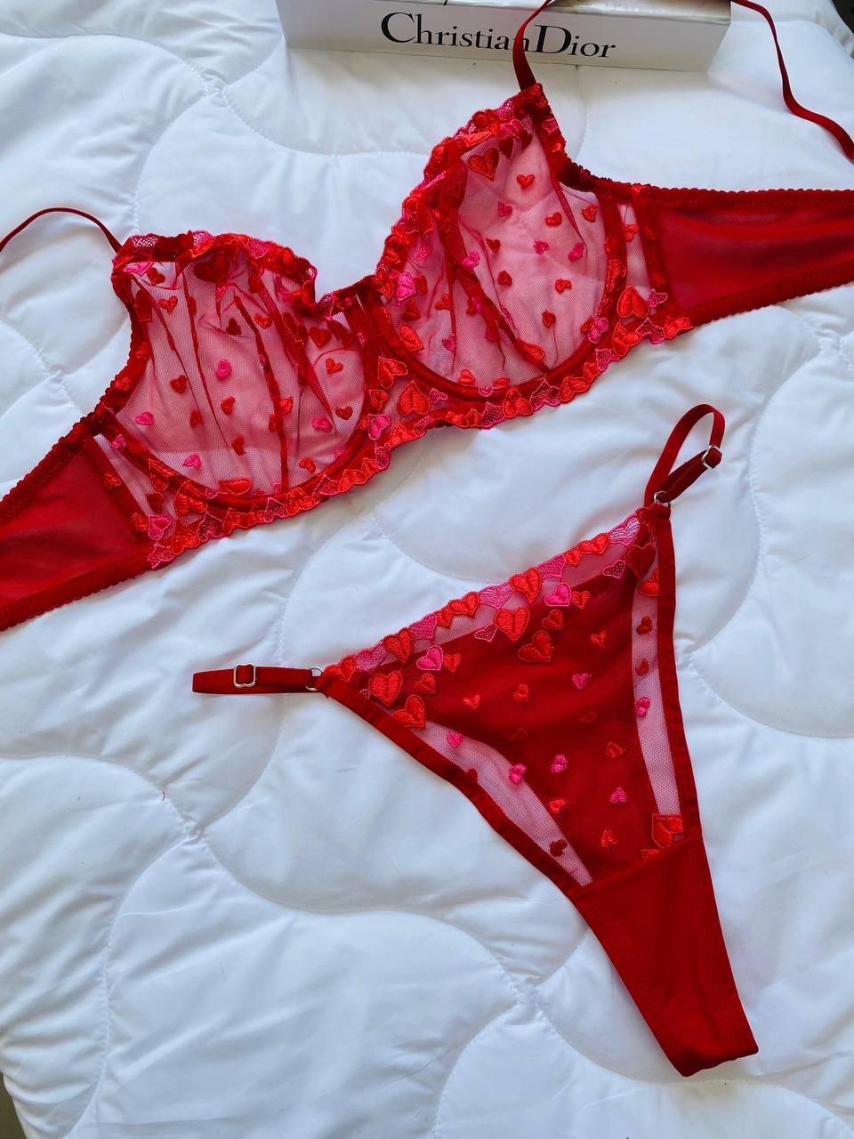 Dentelle Romantique – Rouge - Image 1 of 3