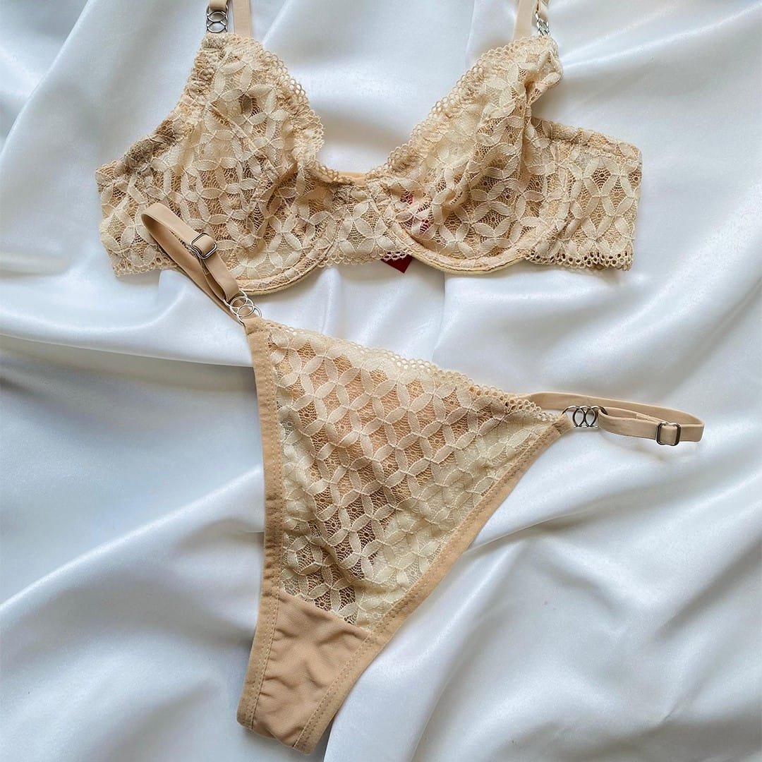 Ensemble Dentelle Élégance – Sable Du Désert - Image 1 of 3