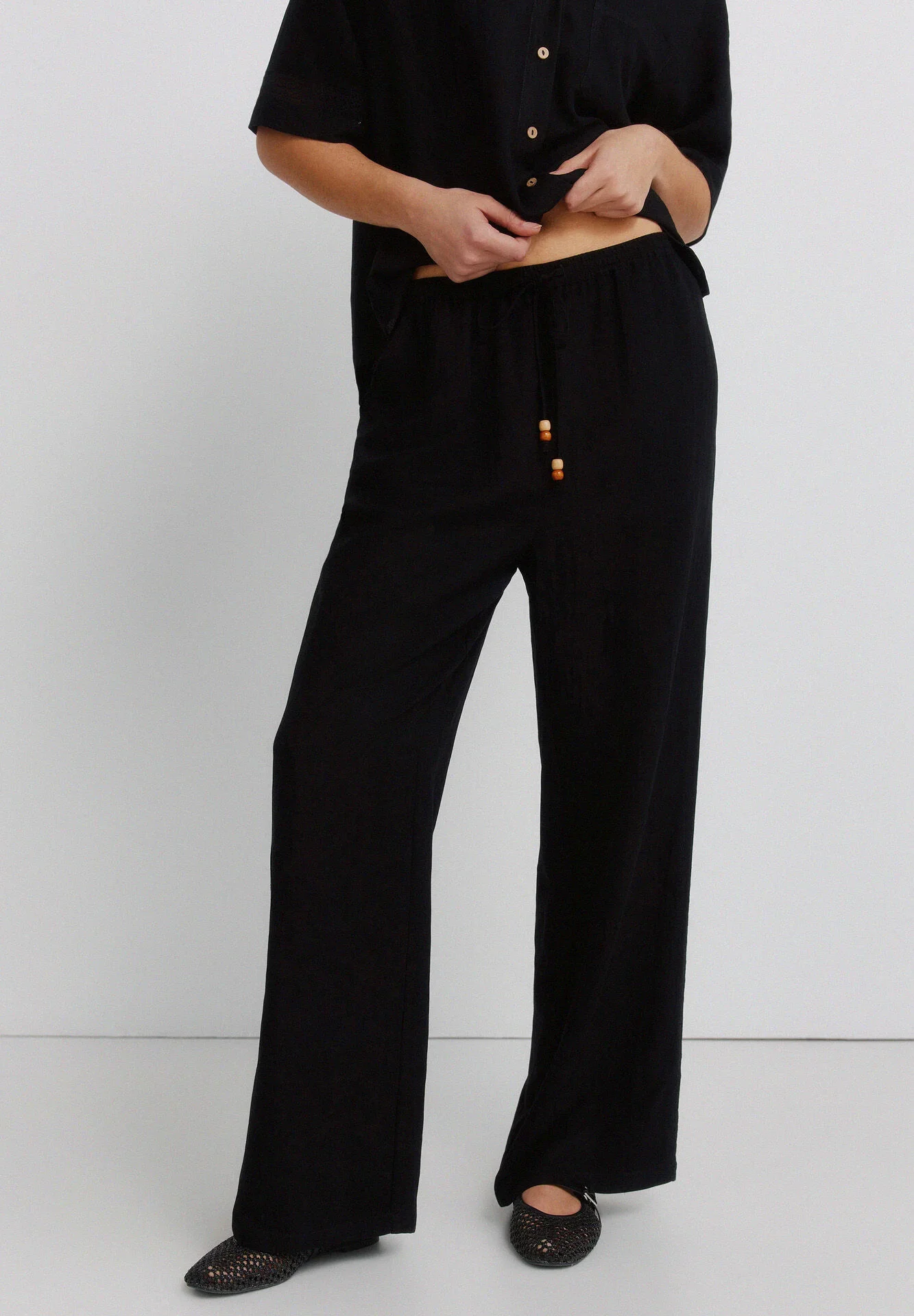 Pantalon De Sport Noir À Lacets - Image 1 of 2