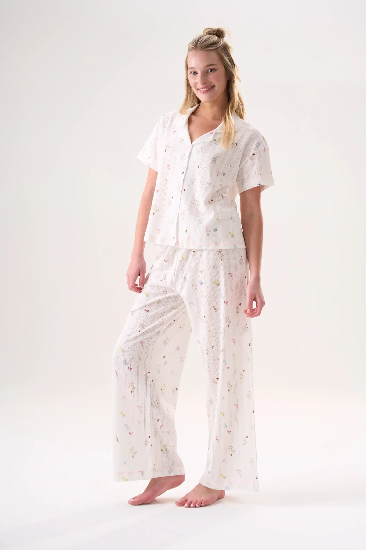 Ensemble De Pyjama 2 Pièces Coton 100% À Motifs Fleurs Et Papillons - Image 1 of 4