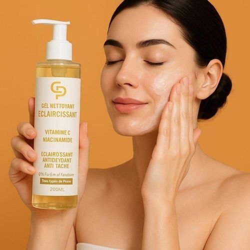 Gel Nettoyant Éclaircissant Vitamine C, Niacinamide - Image 1 of 2