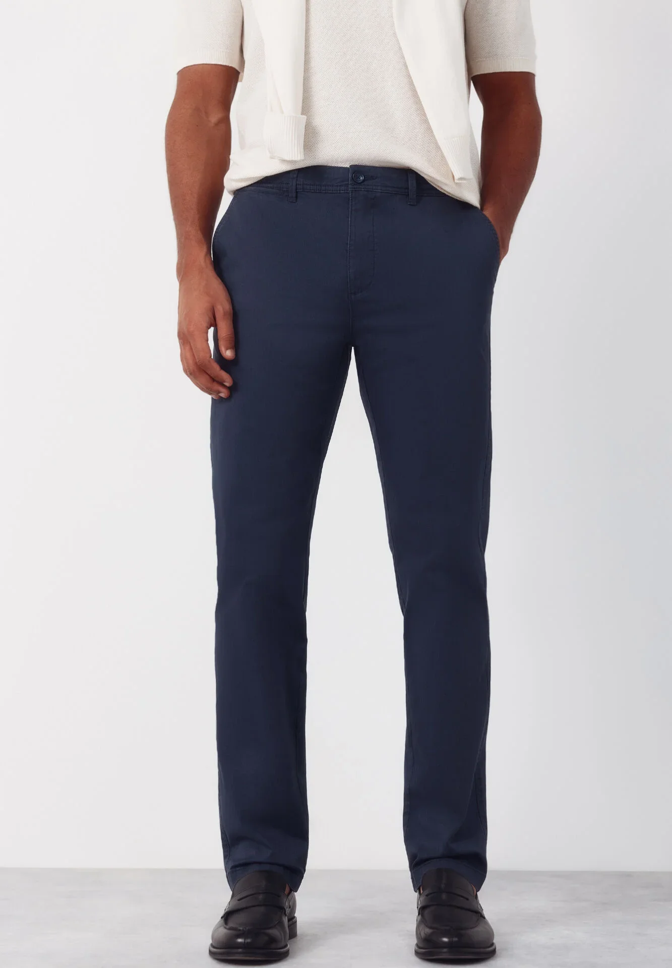 Pantalon Chino Regular Fit Ligero - Image 1 of 4