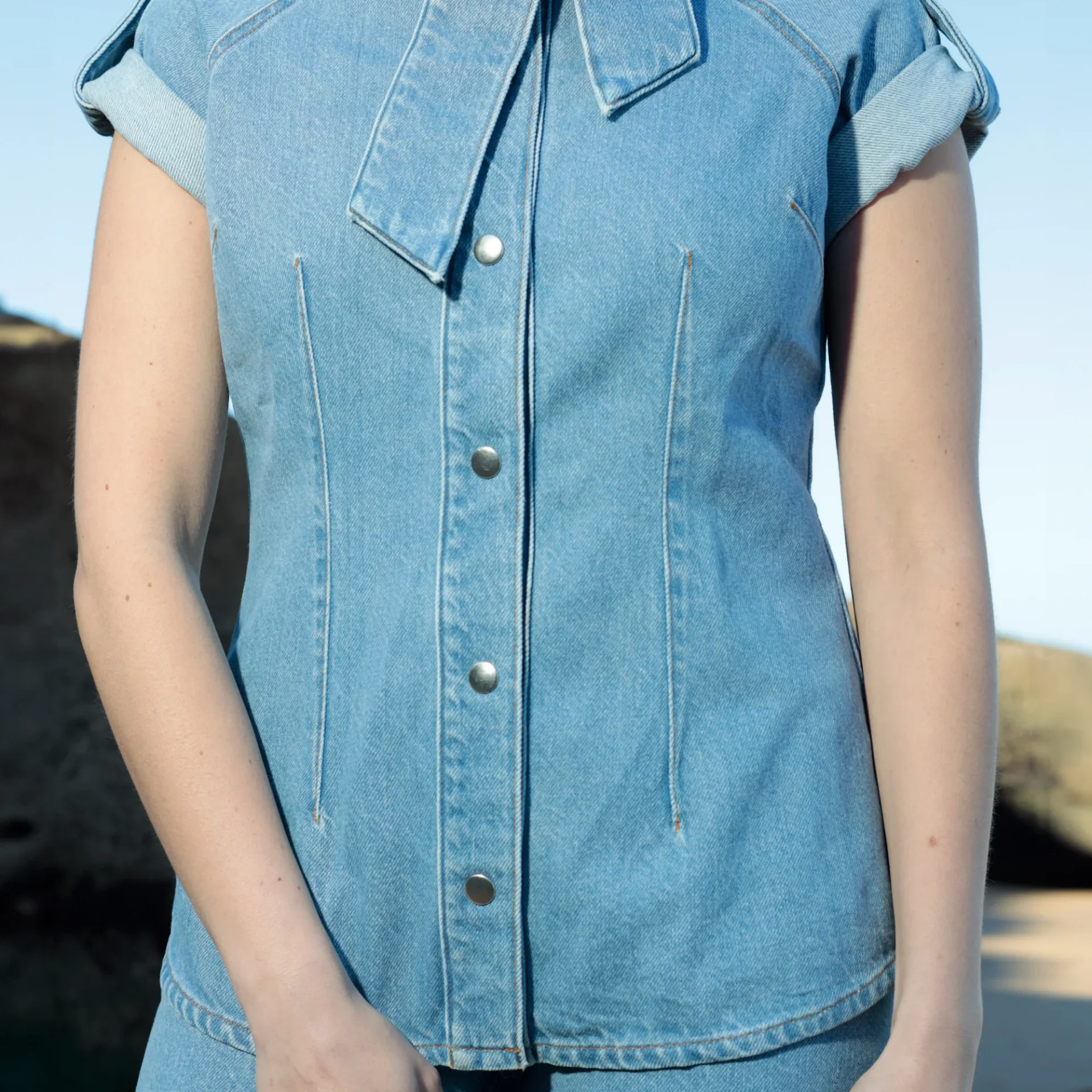 La Chemise Cravate - Image 1 of 2