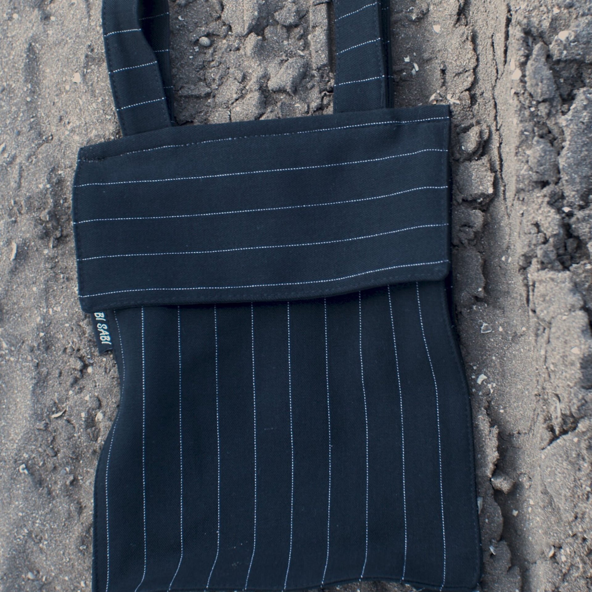 The Nomad Pocket - Image 1 of 3