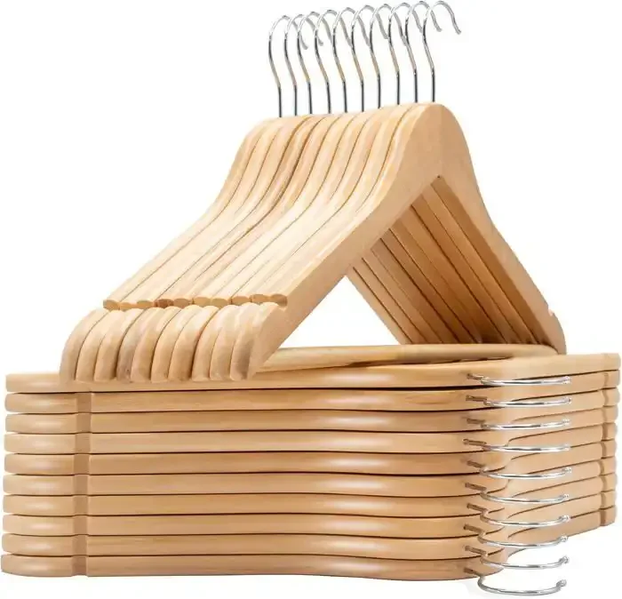 Lot De 120 Cintres En Bois De Dérable Avec Crochet Métallique – Marron - Image 1 of 4