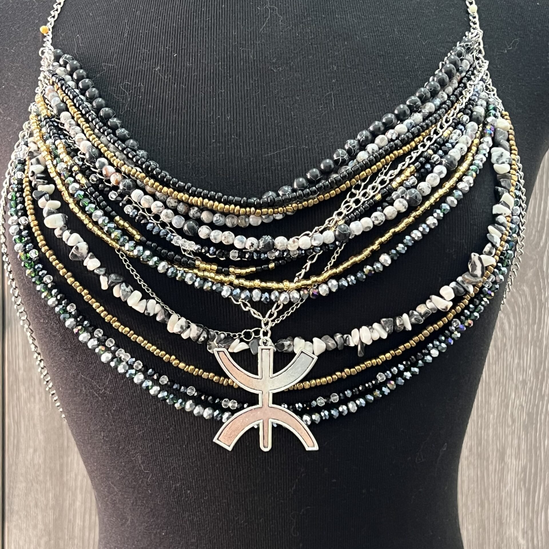 Bralette Collier Noir, Or & Argent En Pierres Naturelles - Image 1 of 1
