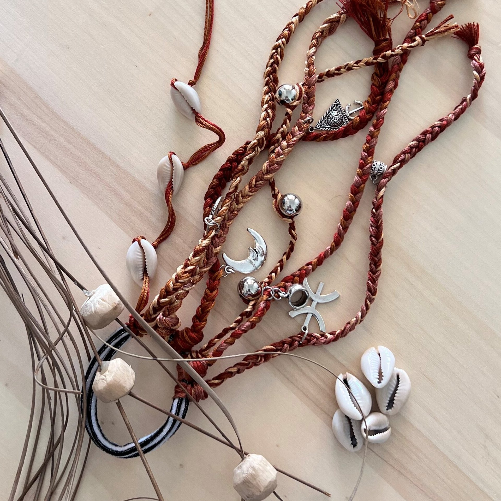 Élastique Aghilas Marron – Accessoire Cheveux - Image 1 of 3