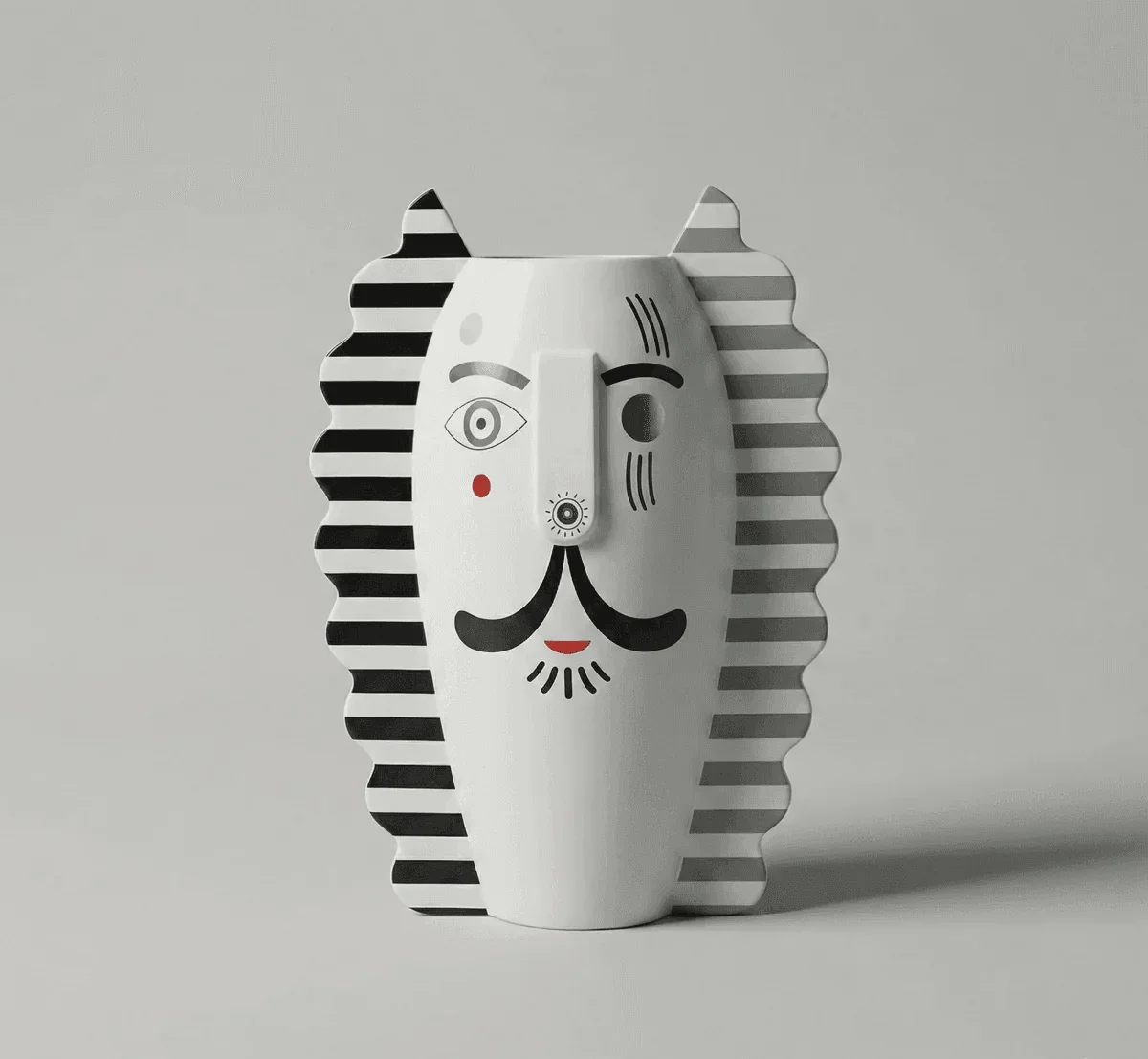 Visage Artistique - Image 1 of 2