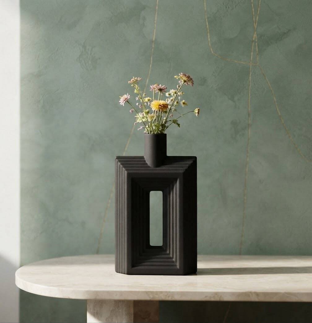 Vase Décoratif Rectangulaire En Céramique – Géométrique - Image 1 of 3