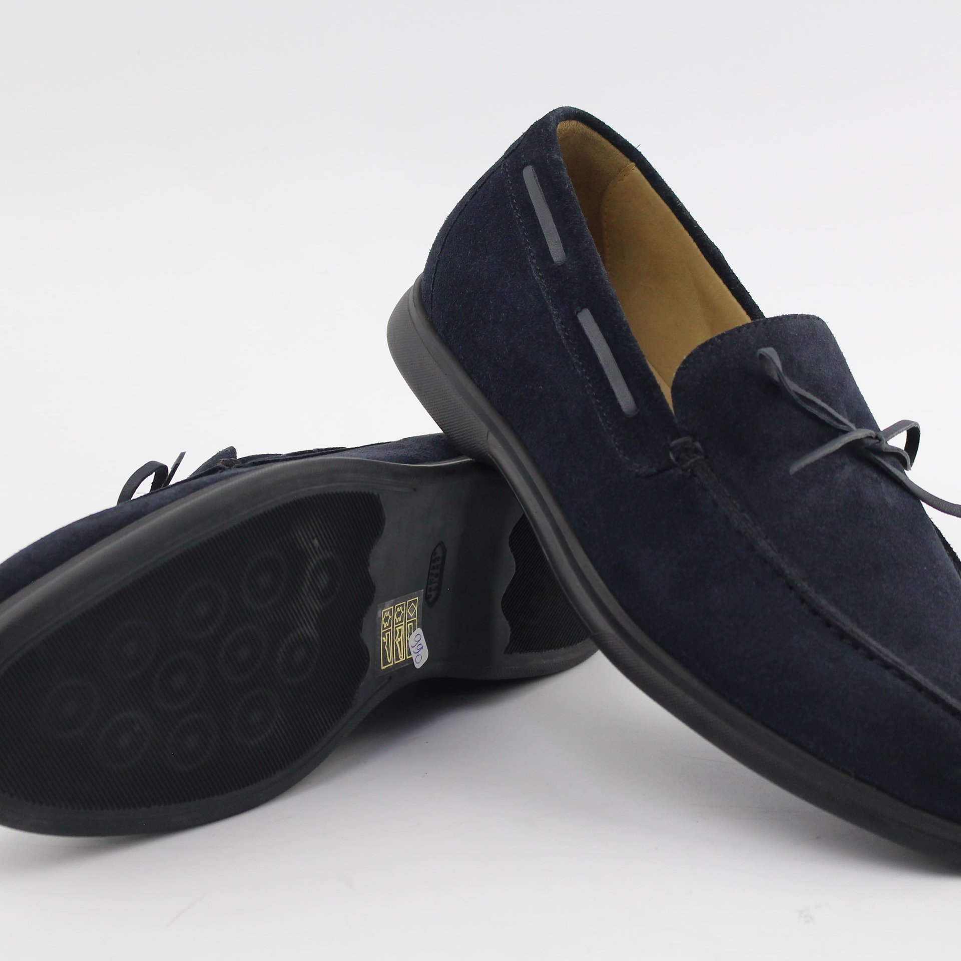 Rêve D'un Jour Vigo - Mocassins Homme À Finition Velours - Image 1 of 2