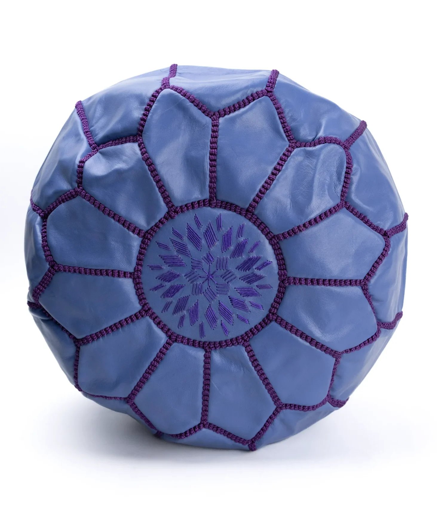 Pouf en cuir brodé - Image 1 of 2