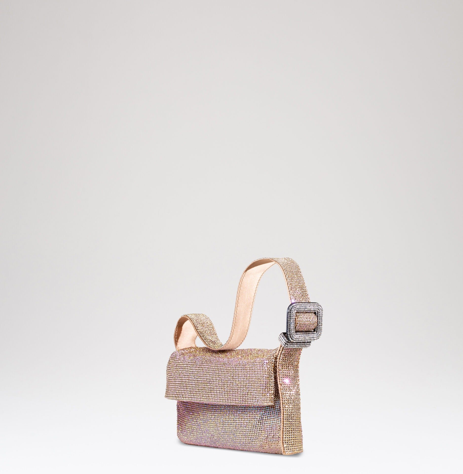 Vitty La Mignon – Golden Gun - Image 1 of 5