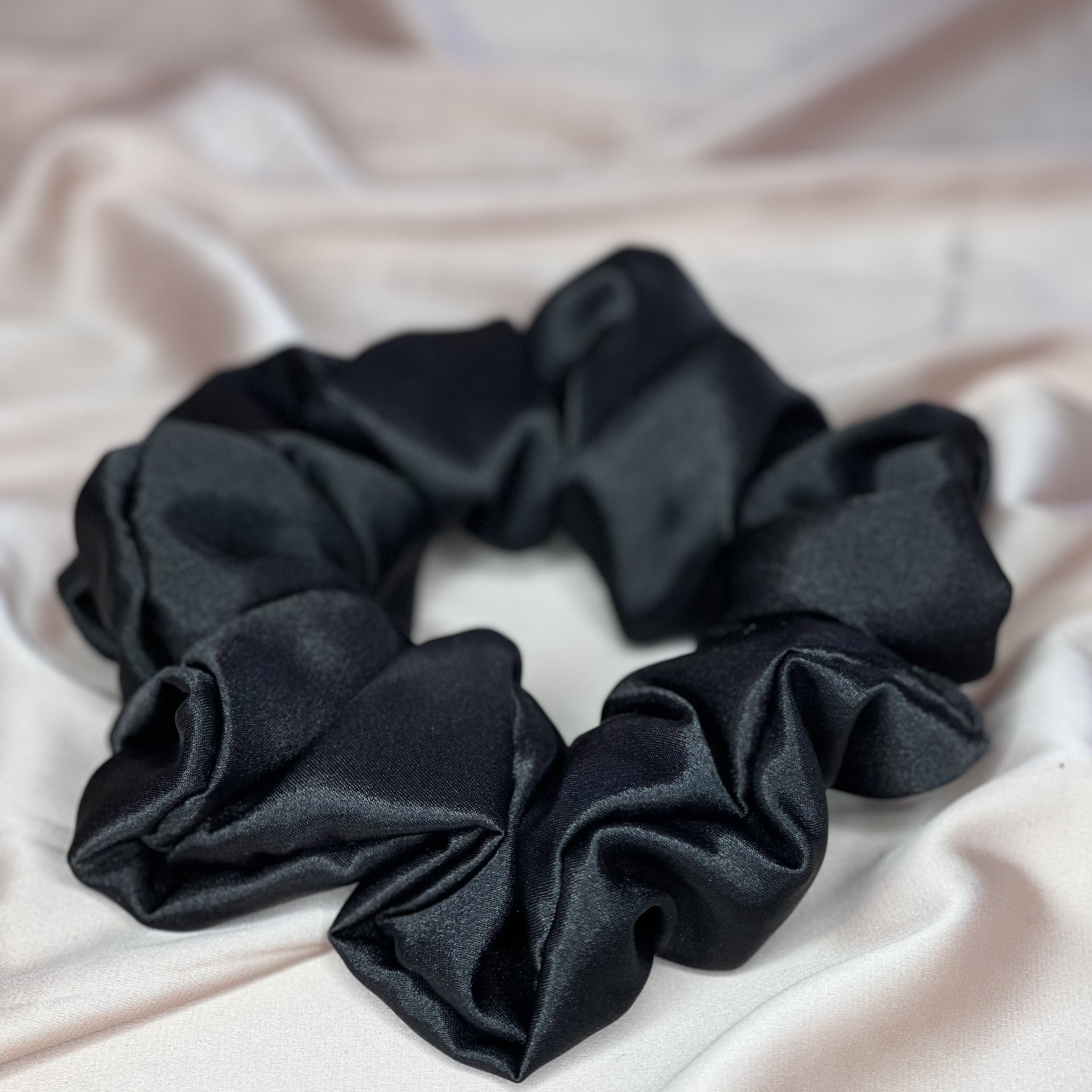 chouchou en satin de soie - Image 1 of 2