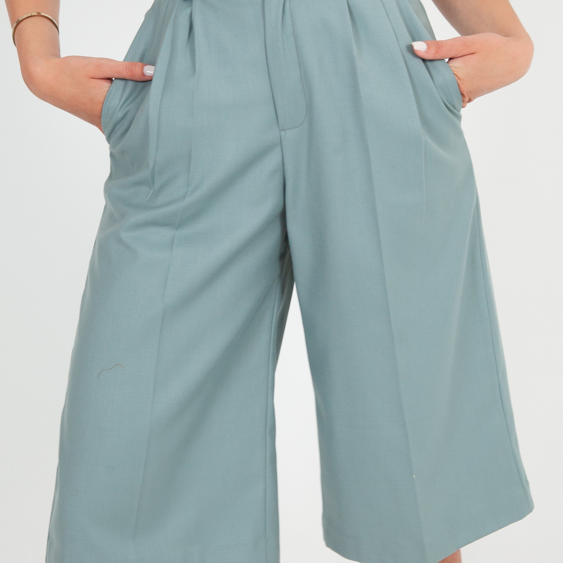 Bermuda Tailleur  - Image 1 of 2