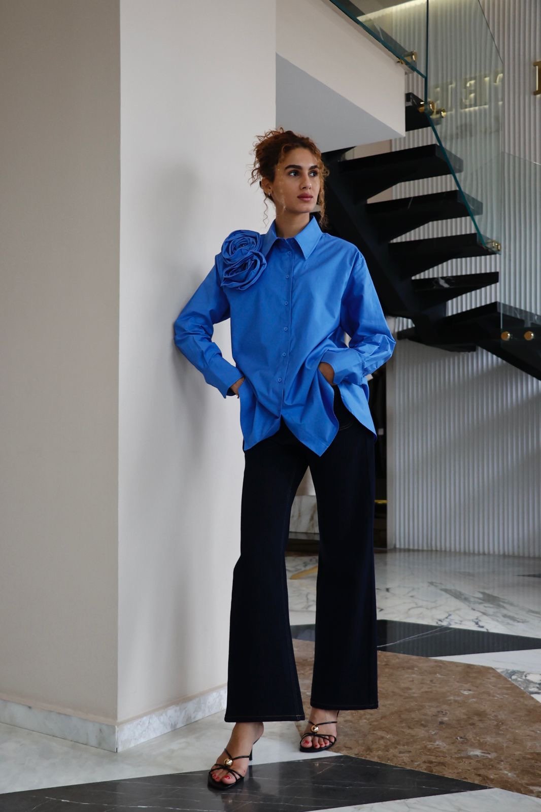 CHEMISE EN COTON BLEU - Image 1 of 1