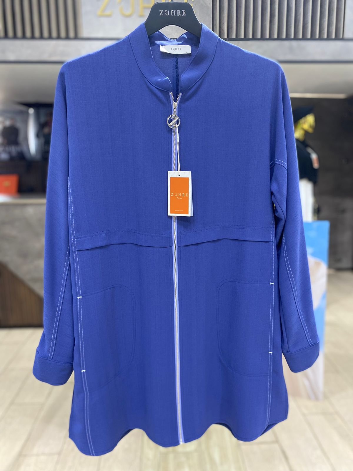 veste avec Fermeture éclair détaillée  - Image 1 of 7