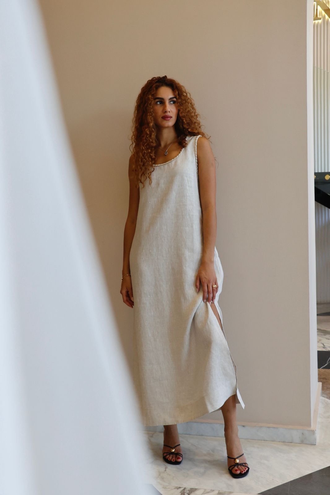 ROBE EN LIN BEIGE  - Image 1 of 1