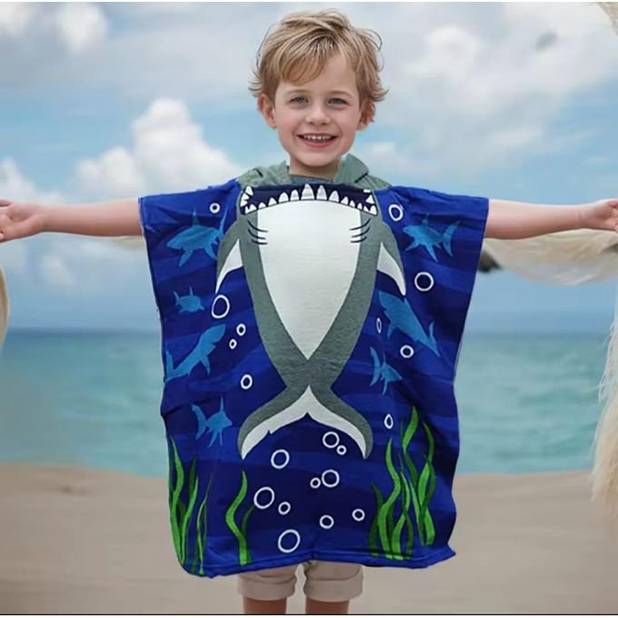 Serviette à Capuche Enfant Requin Bleu – Douce & Absorbante – 3 à 10 Ans - Image 1 of 3